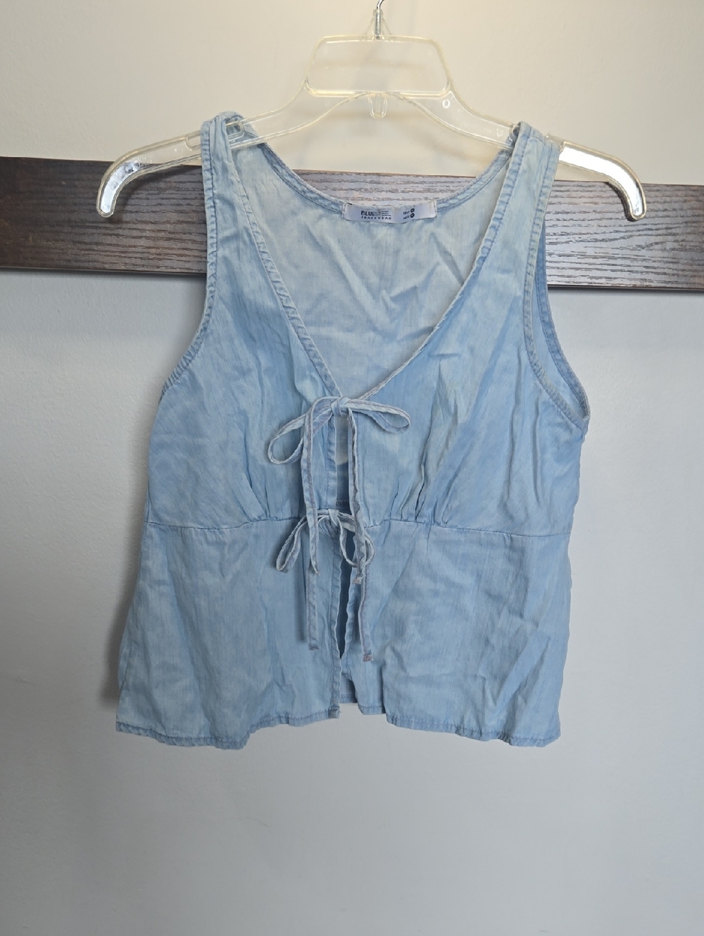 Light Wash Tie-Front Sleeveless Tank Top